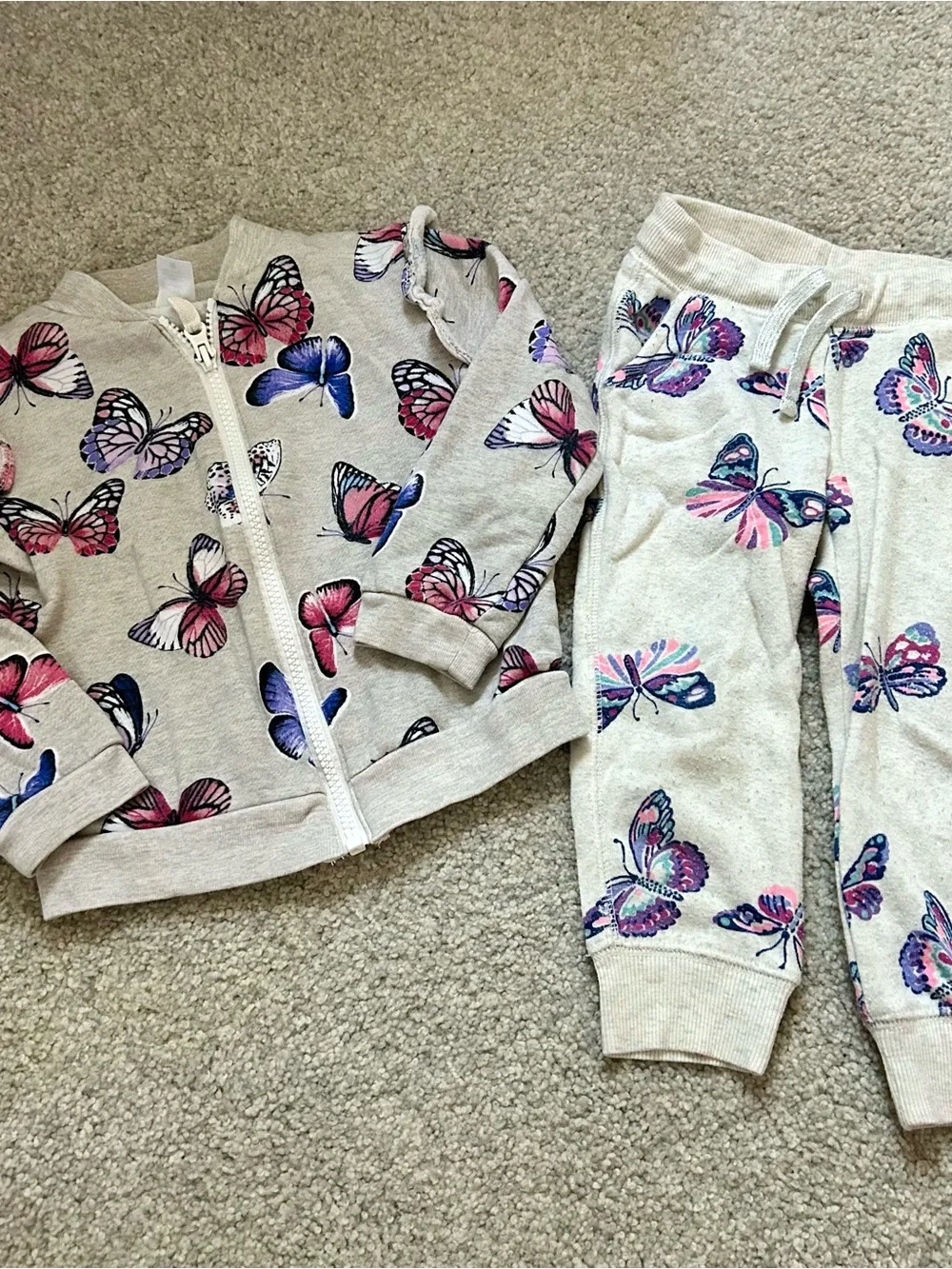 OshKosh B'gosh and Carter’s Cream Butterfly Jogger Set  2T